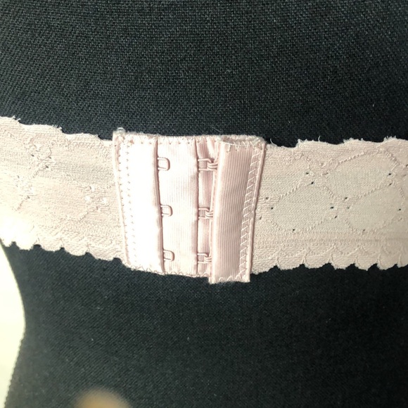 NAUTICA blush colored lace bra. Size Small. Soft padding with adjust straps. - Picture 6 of 7